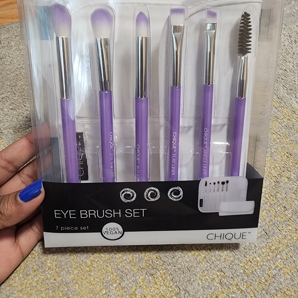 chique Other - Makeup  Eye Brush Set